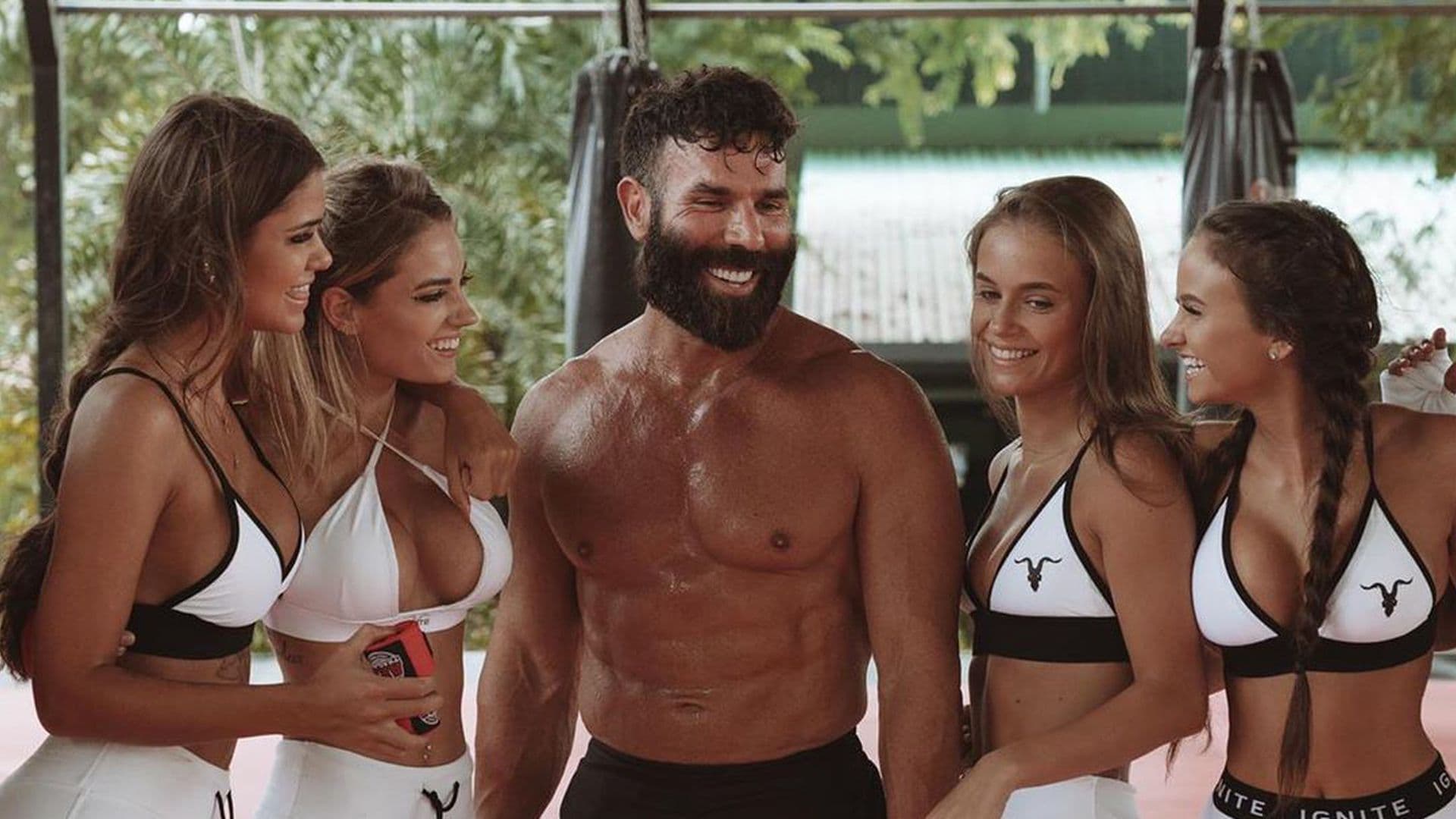 Dan Bilzerian é outro Sugar Daddy bem famoso Dan Bilzerian é outro Sugar Daddy bem famoso