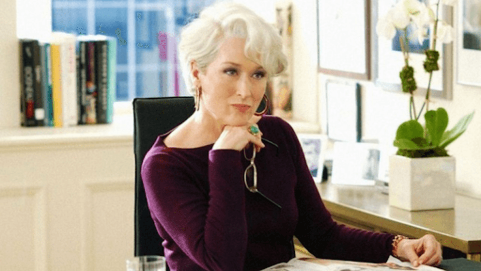Meryl Streep como Miranda Priestly em O Diabo Veste Prada - Divulgação O diabo veste Prada nos mostra uma velha rica e poderosa