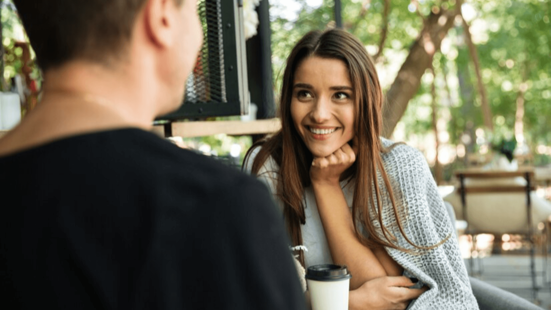 Demonstre interesse no seu encontro Como conquistar um homem