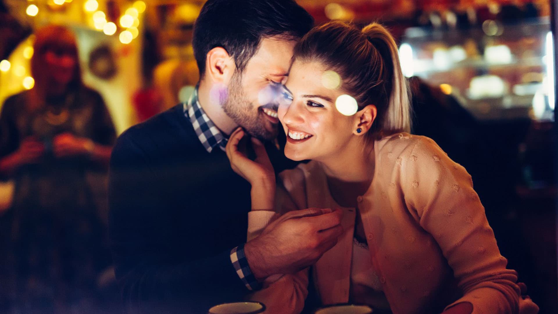 Encontro casual entre dois adultos Encontro casual entre dois adultos