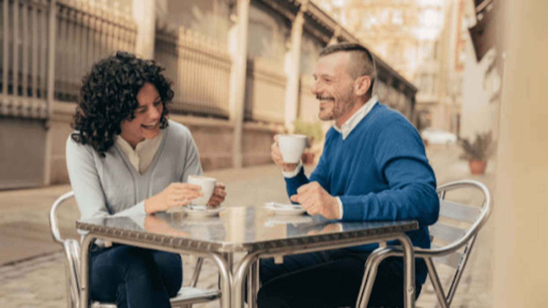 Deixe a conversa o mais interessante possível para vocês dois - iStock Deixe a conversa o mais interessante possível para vocês dois - iStock