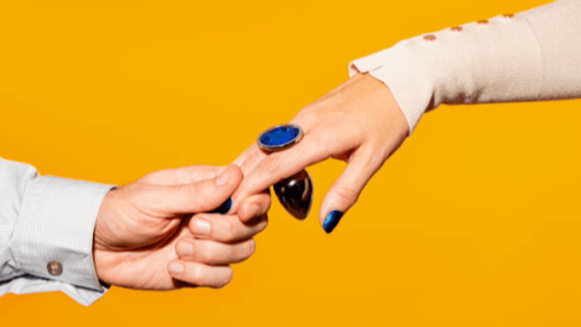 Introduzir brinquedos eróticos na relação pode trazer o frescor que estava faltando - iStock Introduzir brinquedos eróticos na relação pode trazer o frescor que estava faltando - iStock